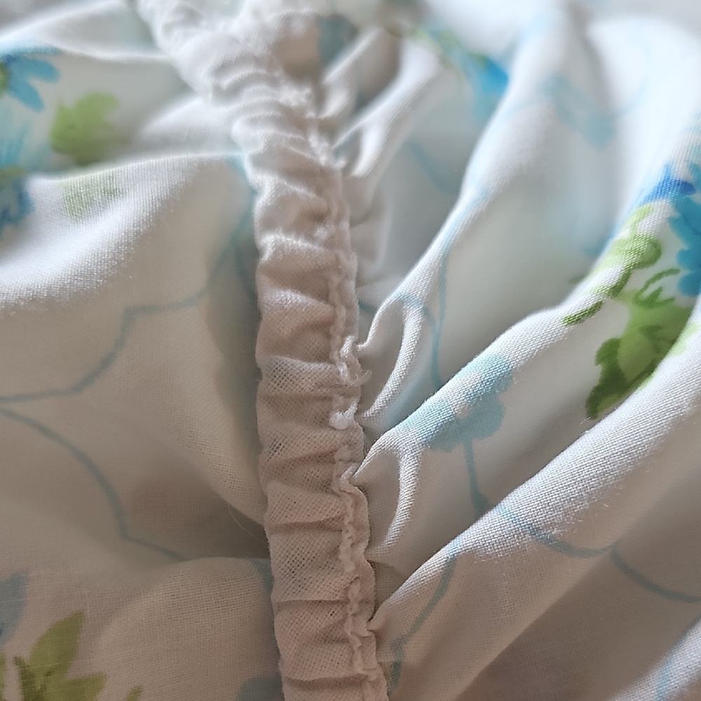 Floral Patterned Fabric - Picture 4 of 5